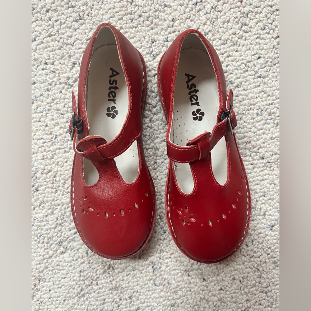 Aster Dingo T-Strap Red Leather Shoes Sz 28 NWOT